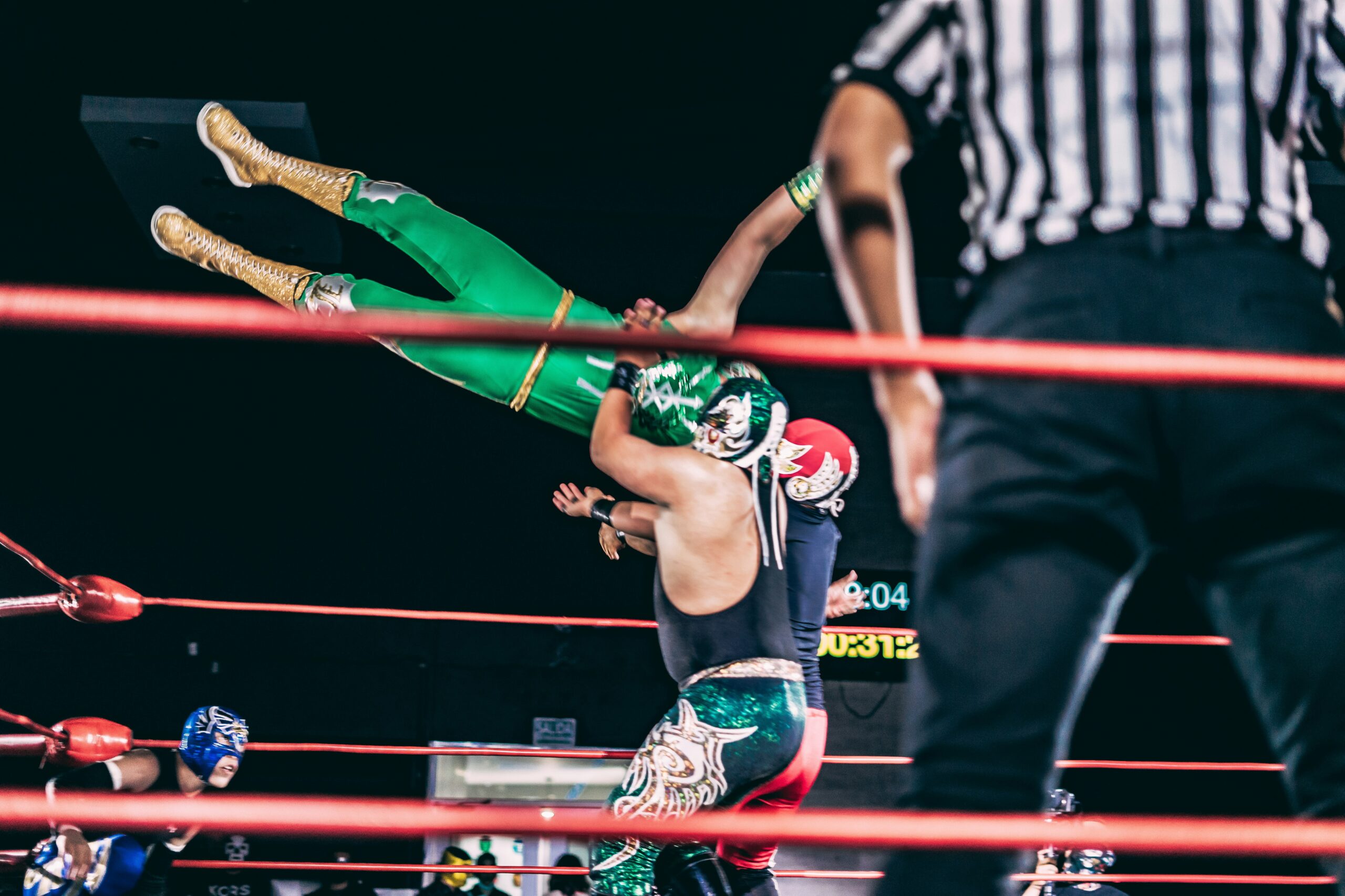 claudia-raya-oucIW6G-3h4-unsplash Pro wrestling